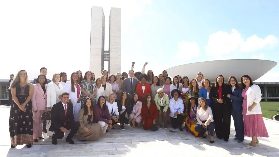 Esquerda ataca mulheres da direita eleitas com tese impossível de comprovar