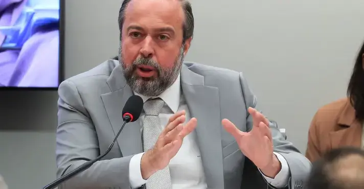 Mensagens indicam encontro de Vorcaro com Alexandre Silveira sobre Enel e Light