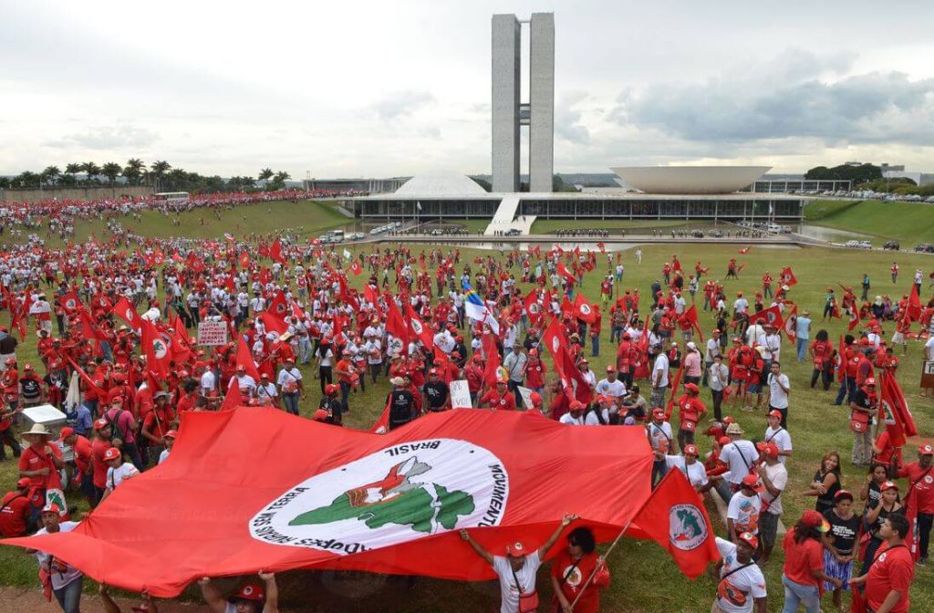 Novo Código Civil da esquerda favorece MST em disputas por terras